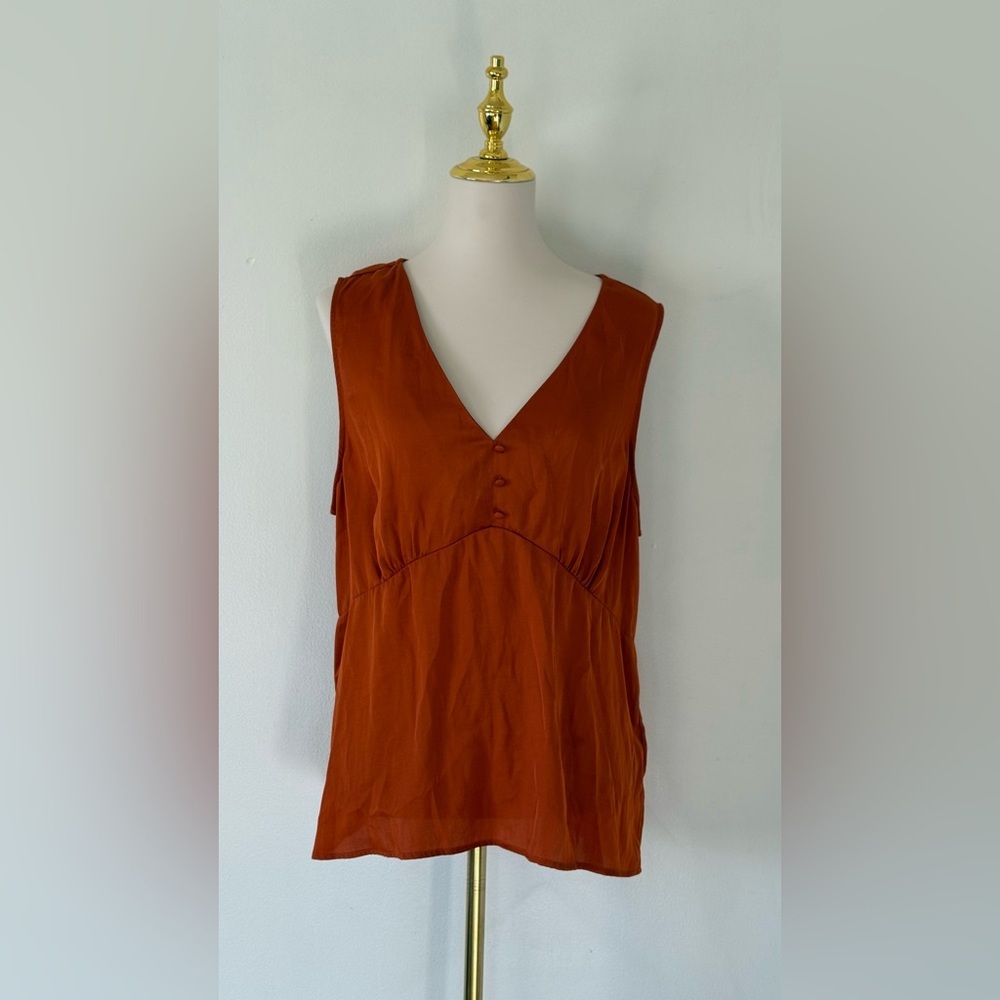 Banana Republic Terracotta Sleeveless Blouse Silk Style material Size XL